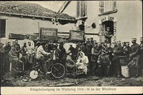 Ak Kriegsbelustigung im I WK an der Westfront, Deutsche Soldaten in Uniformen