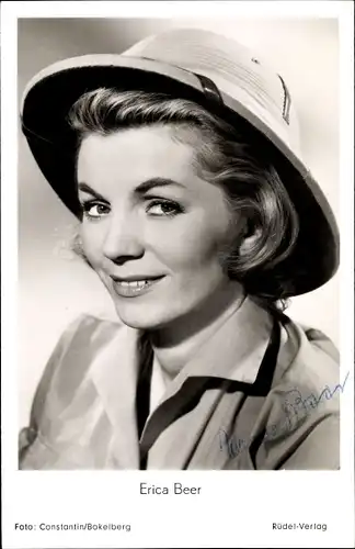 Ak Schauspielerin Erica Beer in Flucht in die Tropennacht, Portrait, Autogramm