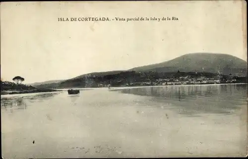 Ak Isla de Cortegada Galicia, Teilansicht der Insel und der Ria