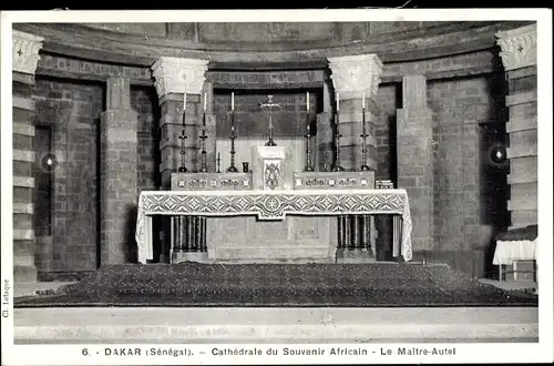 Ak Dakar Senegal, Kathedrale der afrikanischen Erinnerung, der Hochaltar