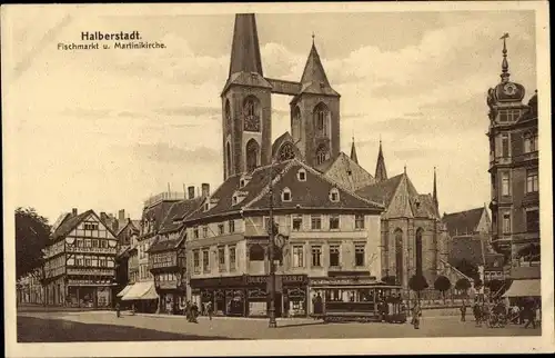 Ak Halberstadt am Harz, Fischmarkt, Martinikirche, Straßenbahn