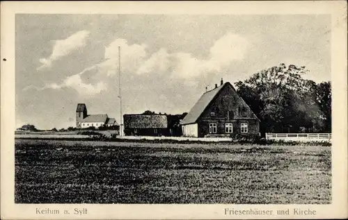 Ak Keitum auf Sylt, Friesenhäuser und Kirche mit Wiese