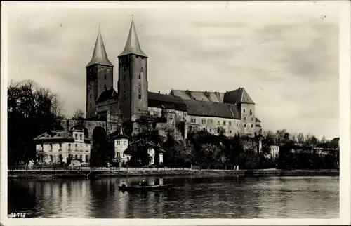 Foto Ak Rochlitz an der Mulde, Ruderpartie am Schloss