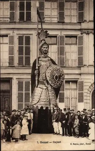 Ak Douai Nord, Gayant, Denkmal, Straßenfest, Karneval