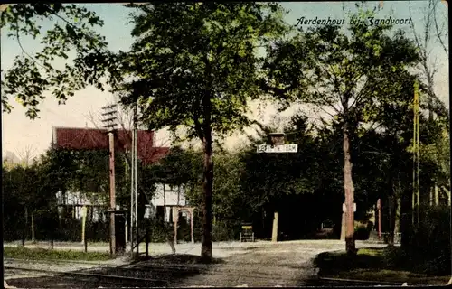 Ak Aerdenhout Nordholland Niederlande, Straßenpartie, Bahnübergang