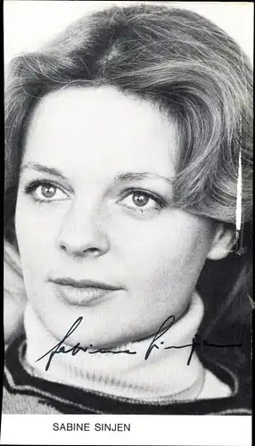 Ak Schauspielerin Sabine Sinjen, Portrait, Autogramm