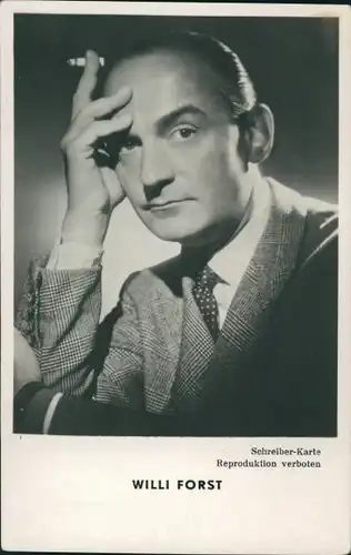 Ak Schauspieler Willi Forst, Portrait, Zigarette
