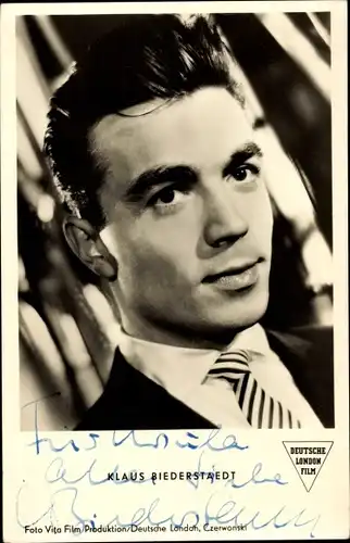 Ak Schauspieler Claus Biederstaedt, Portrait, Liebeskrieg nach Noten, Autogramm