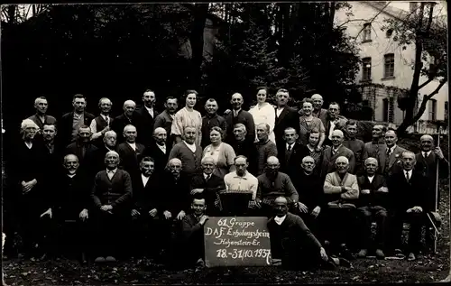 Foto Ak Hohenstein Ernstthal in Sachsen, D.A.F. Erholungsheim, Gruppenfoto