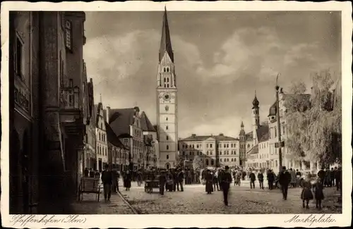 Ak Pfaffenhofen Ilm, Marktplatz, Passanten, Kirche