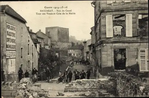 Ak Baccarat Meurthe et Moselle, Rue du Canal, Tour des Voués und Ecke Rathaus