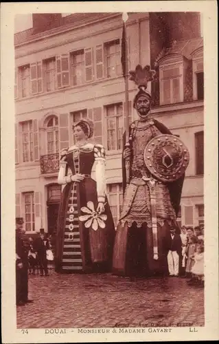 Ak Douai Nord, Herr und Frau Gayant, Straßenfest, Karneval