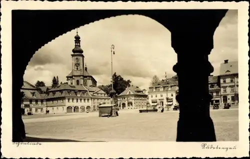 Ak Krásná Lípa Schönlinde Region Aussig, Sudetengau, Durchblick auf den Platz