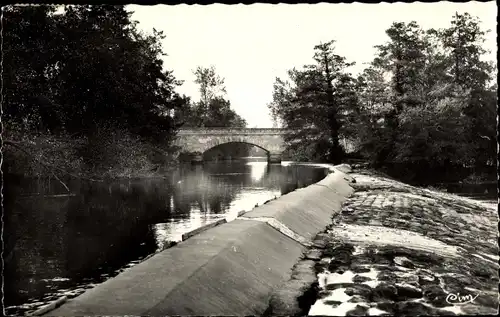 Ak Garavet près Allassac Corrèze, La Digue et le Pont