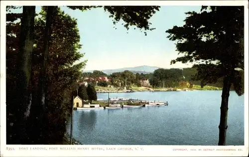 Ak Lake George New York USA, Bootsanlegestelle, Fort William Henry Hotel am Lake George