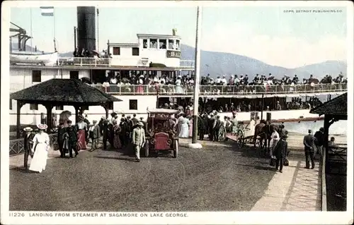 Ak Lake George New York USA, Landung vom Dampfer in Sagamore