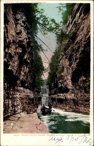 Ak New York USA, große Wasserrinne unterhalb von Stromschnellen, Ausable Chasm