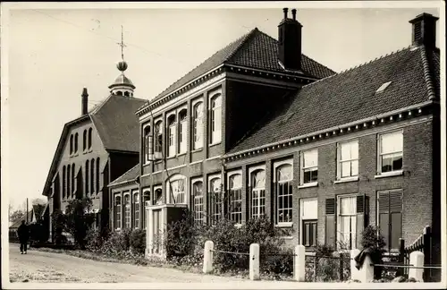 Ak Stavenisse Zeeland Niederlande, Kirche, Schule