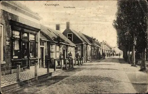 Ak Kruiningen Zeeland, Voorhoute, Straßenpartie