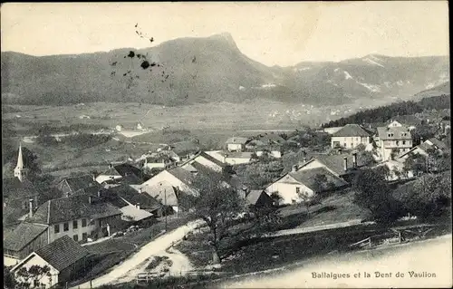 Ak Ballaigues Kt. Waadt Schweiz, Dent de Vaulion, Ortschaft mit Landschaftsblick