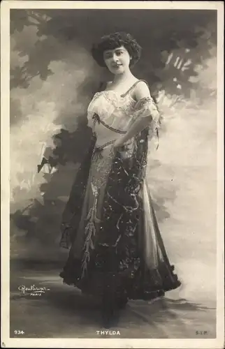 Ak Schauspielerin Thylda, Portrait, Reutlinger