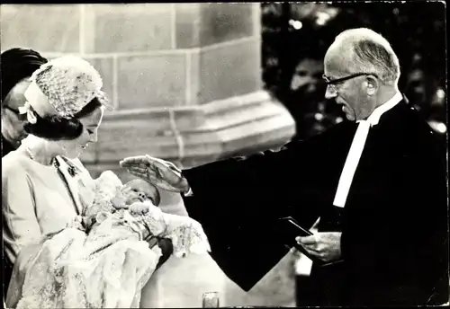 Ak Prinzessin Beatrix mit Prinzen Wilhelm Alexander, Grote of St. Jacobskerk, Taufe, 1967