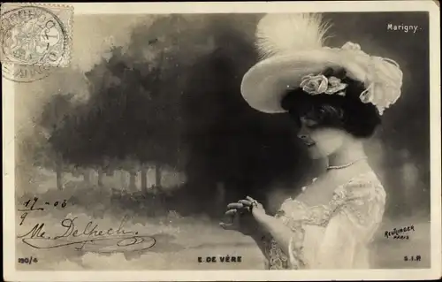 Ak Schauspielerin E. de Vère, Portrait, Marigny, Federhut