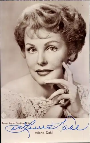 Foto Schauspielerin Ariene Dahl, Portrait, Autogramm