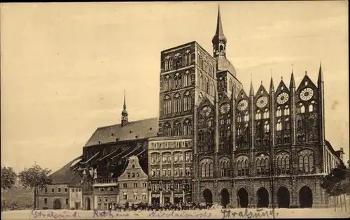 Ak Stralsund in Vorpommern, Rathaus, Nikolaikirche