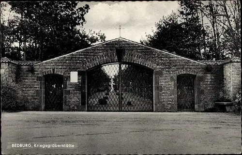 Ak Bedburg an der Erft, Kriegsgräberstätte, Eingangsportal