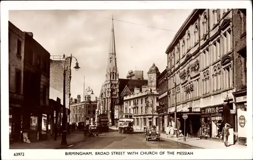 Ak Birmingham West Midlands England, Broad Street mit der Kirche des Messias