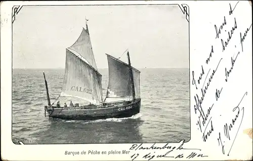 Ak-Fischerboot im offenen Meer
