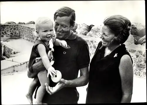 Ak Prinzessin Beatrix, Prinz Claus von Amsberg, Willem-Alexander, Adel Niederlande