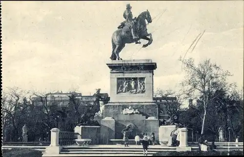 AK Madrid, Spanien, Statue von Felipe III.