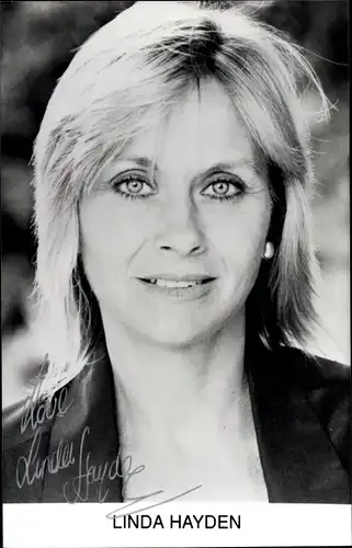 Fotos Schauspielerin Linda Hayden, Portrait, Autogramm