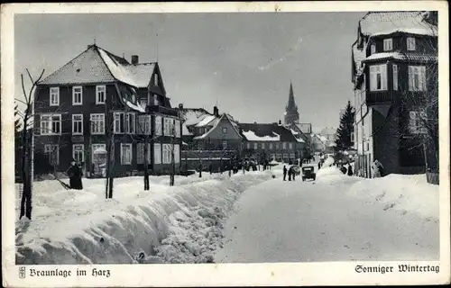 Ak Braunlage im Harz, Sonniger Wintertag, verschneite Straße