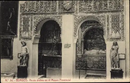 Ak Burgos Kastilien und León, Arcos arabes en el Museo Provincial, Statuen