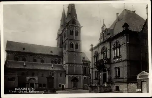 Ak Boppard am Rhein, Pfarrkirche mit Rathaus