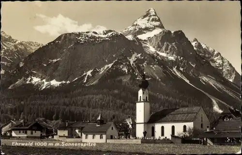 Ak Ehrwald in Tirol, Teilansicht, Kirche, Sonnenspitze