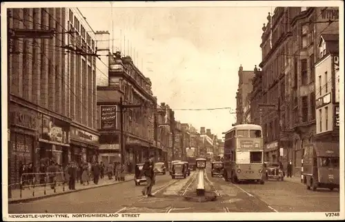 Ak Newcastle upon Tyne England, Northumberland Street, Bus