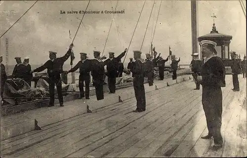 Ak Kronstadt Russland, Die Ehrenbatterie des Kronstädter Piers, russische Marine