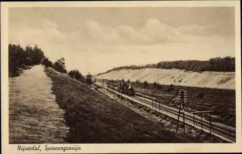 Ak Nijverdal Overijssel Niederlande, Spoorwegravijn