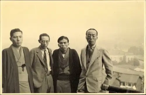 Foto Japan, Vier japanische Kaufleute