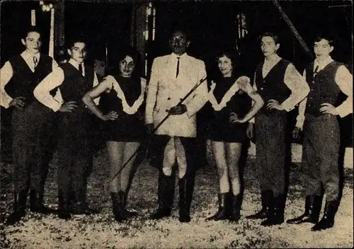 Ak Zirkusartisten, Gruppenaufnahme