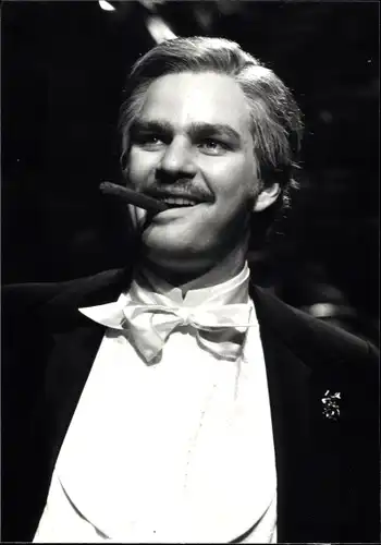 Foto Schauspieler ?, Portrait mit Zigarre