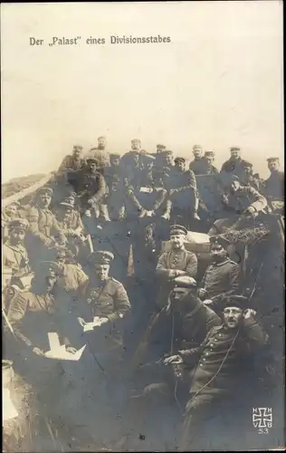 Ak Deutsche Soldaten in Uniformen, Palast eines Divisionsstabes, I. WK