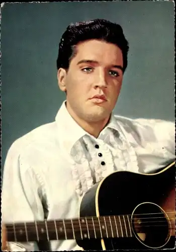 Ak Schauspieler und Sänger Elvis Presley, Portrait, Gitarre