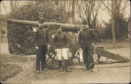 Foto Ak Saint Cyr Yvelines ?, Französische Soldaten in Uniformen, Kanone