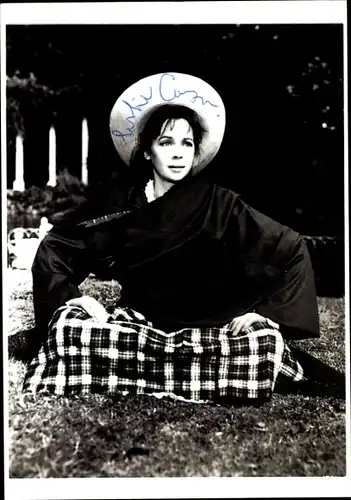 Ak Schauspielerin Leslie Caron, Portrait, Autogramm