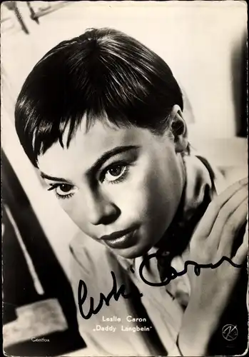Ak Schauspielerin Leslie Caron, Portrait, Daddy Langbein, Autogramm
